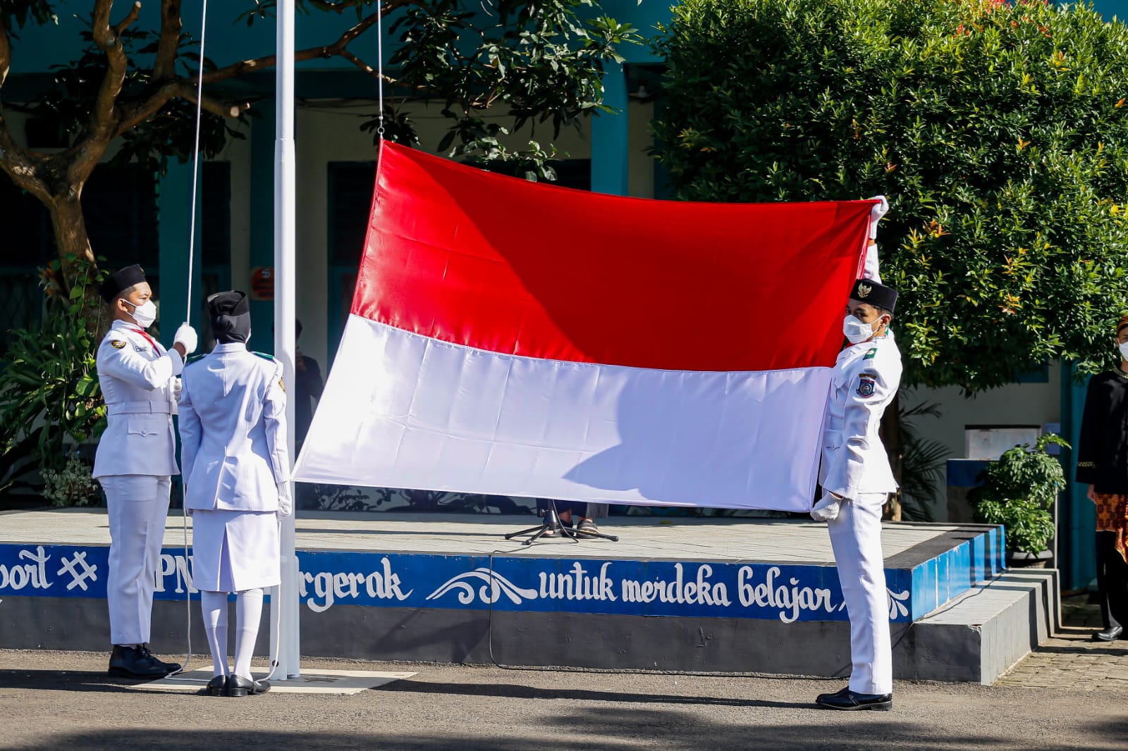 Gambar 2