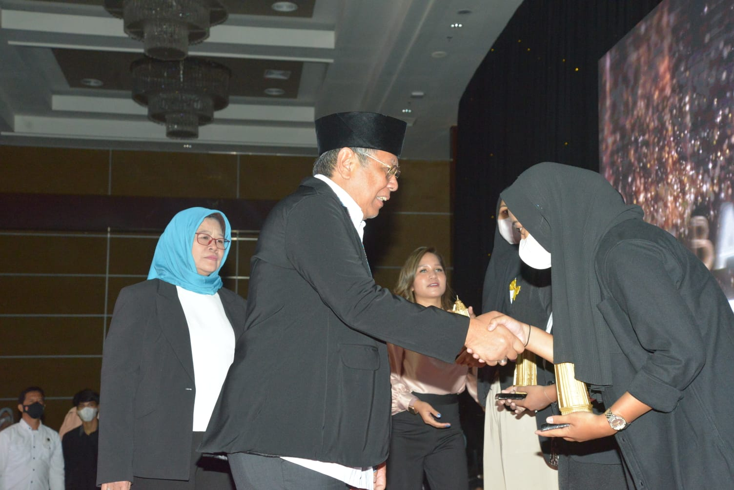 Gambar 2