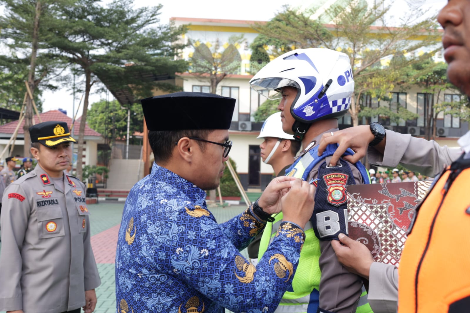 Gambar 2